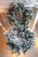 Skandynawska Noc, bożonarodzeniowy wianek na drzwi