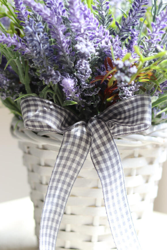 Lavender Home, kompozycja lawendą w koszu