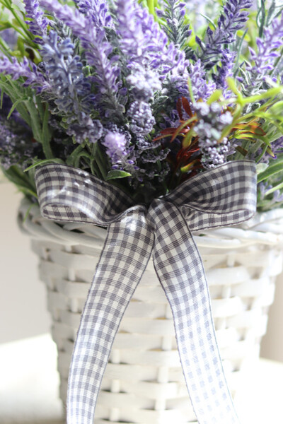 Lavender Home, kompozycja lawendą w koszu