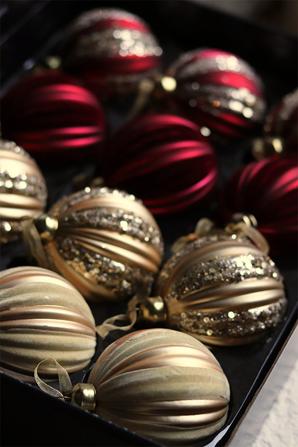 Red & Gold Velvet, błyszczące świąteczne bombki