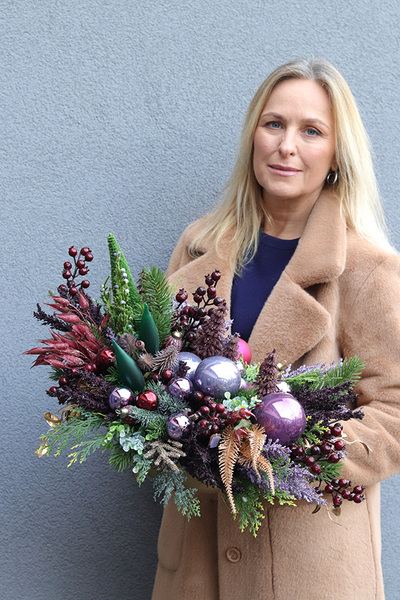 Royal Christmas, fioletowy stroik świąteczny w naczyniu
