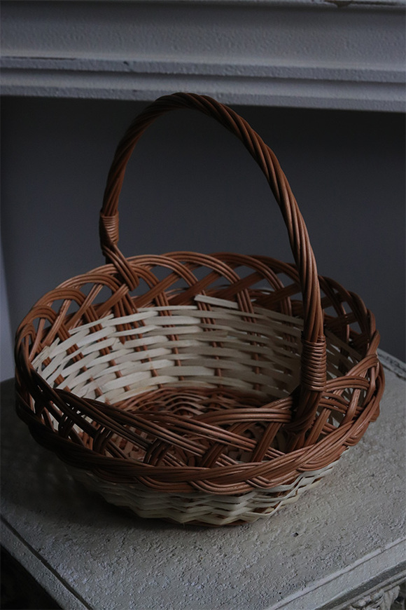 Cottage, wiklinowy koszyczek na święconkę