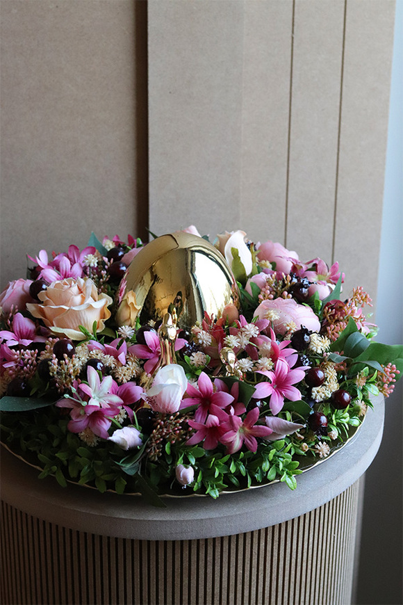 Bedra Easteria Gold, wielkanocny stroik na talerzu