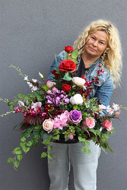 Felinata Light, kompozycja nagrobna w naczyniu, wym.63x54cm  