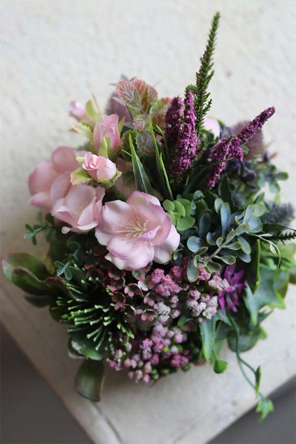 Hedista Mini, urocza kompozycja kwiatowa, wym.18x18cm 