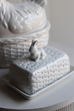 OD RĘKI Easter Cottage, maselnica ceramiczna z zajączkiem, wym.12.5x18.5x12.5cm