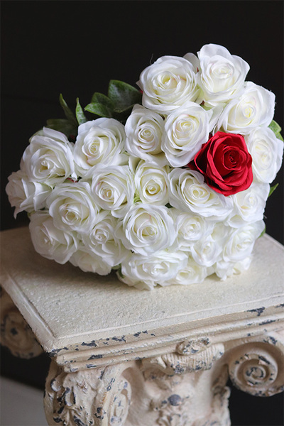 Heart, różany flowerbox w kształcie serca na walentynki