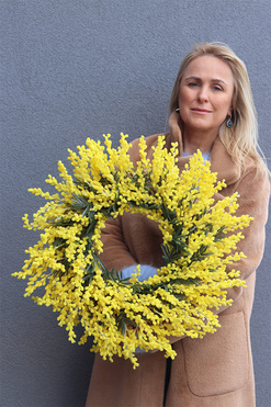 OD RĘKI Wiosenna Mimoza, żółty wianek na drzwi z mimozy, śr.53cm