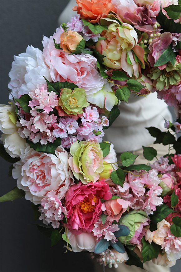 Kwiatowe Tornado Pink, duży wianek dekoracyjny