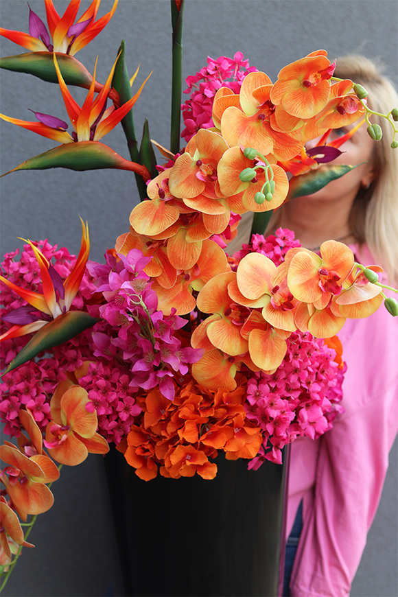 Strelicja Lawa Mediolan, egzotyczna kompozycja