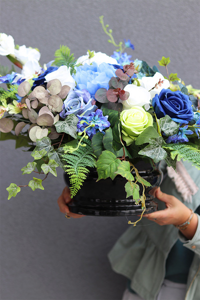 Bluesi, wiązanka nagrobna w misie