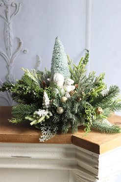 Arktyka, świąteczny stroik z wiewiórką na plastrze drewna, wym.23x37cm