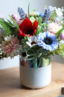 Polska Łąka, kompozycja kwiatowa w naczyniu