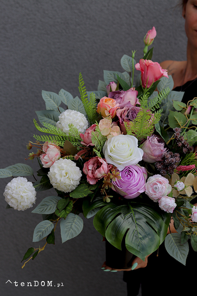 Wspomnienia Violet, bukiet nagrobny we wkładzie