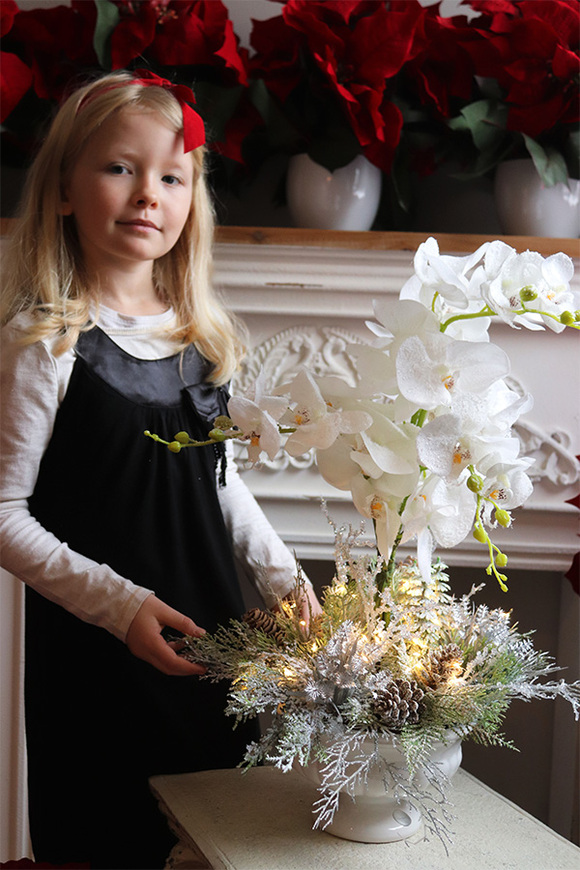 Frozen Orchid, elegancki storczyk zimowy w pucharze