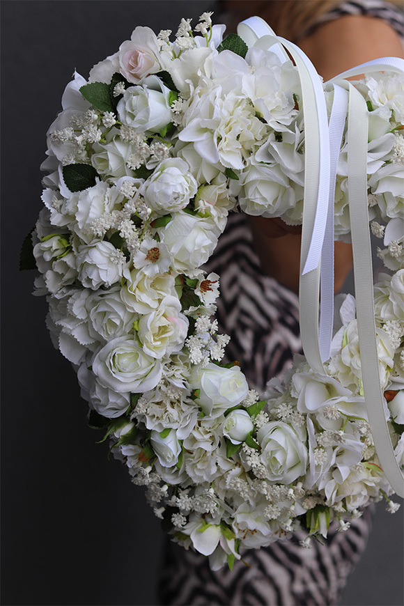 Heart Power, dekoracyjne białe serce z kwiatów, wys.32cm 