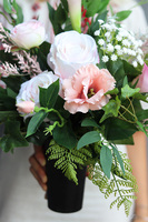 Julena Pink New, bukiet nagrobny z kallami