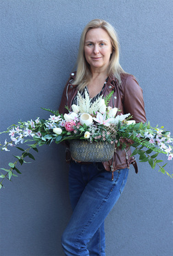 Subtina 2, kompozycja kwiatowa na stół, wym.38x80x40cm 