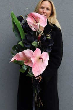 OD RĘKI Czarna Magnolia, bukiet nagrobny do położenia, dł.80cm