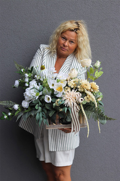 Yreta, dekoracja nagrobna w skrzynce, wym.52x70cm 