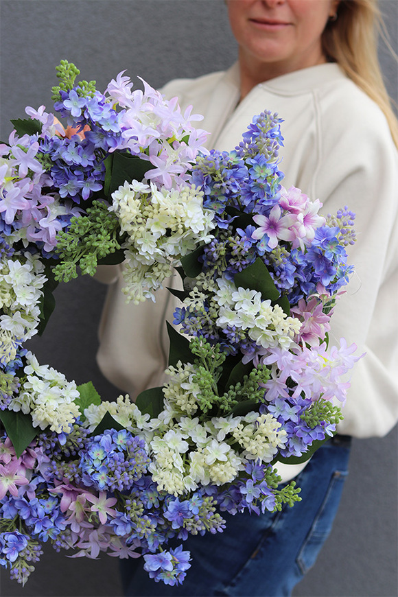 Bzy Majowe, wiosenny wianek z bzami i hiacyntami