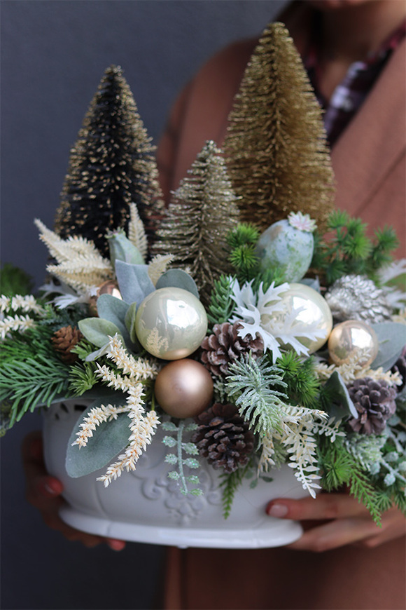 Barokko Mini, stroik świąteczny ze złotymi choinkami