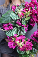 Amazonia Magenta, asymetryczny wianek na drzwi