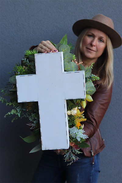 Złota Dolina Krzyż Pamięci, kompozycja nagrobna