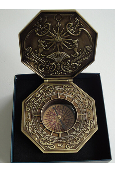 Cardan, ekskluzywny kompas magnetyczny z mosiądzu