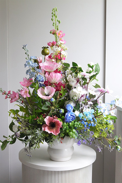 Kreoneta Bubble, kompozycja kwiatowa w naczyniu