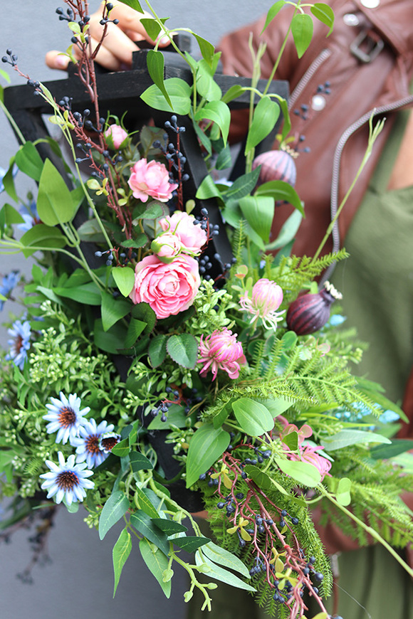  Moderro, kompozycja nagrobna w lampionie, wys.40cm