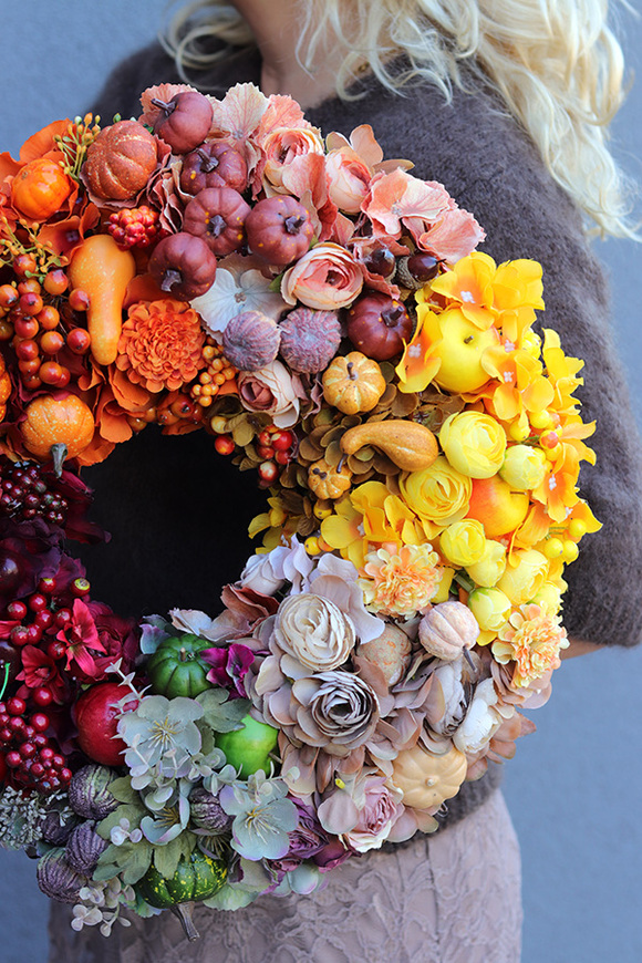 Colors in Autumn, tęczowy jesienny wianek na drzwi, śr.43cm