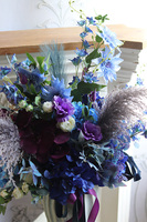 Berinada Blue, sztuczna kompozycja kwiatowa w wazonie, wys.75cm