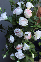 Simple Beauty, dekoracyjna girlanda kwiatowa