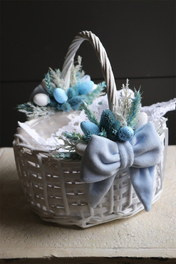 Sweet Blue, dwustronnie dekorowany koszyczek wielkanocny z serwetką, wys.30cm 
