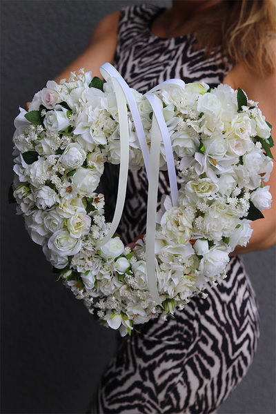 Heart Power, dekoracyjne białe serce z kwiatów, wys.32cm 