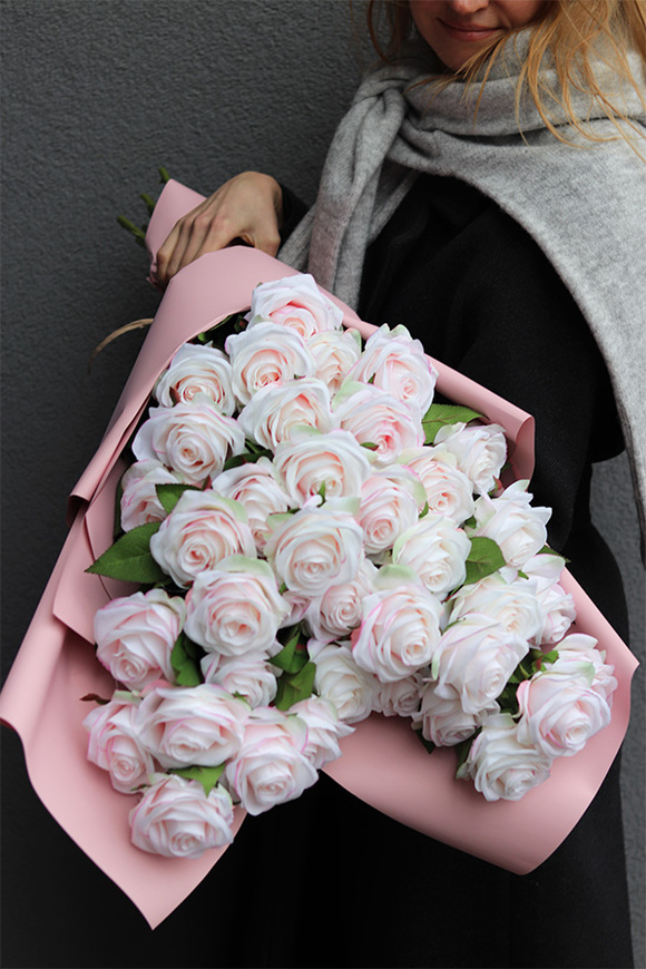 Love 4 Roses, bukiet jasnych róż, 45 kwiatów