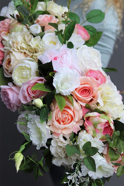 Pastella, kompozycja kwiatowa w srebrnej misie, wym.28x67cm