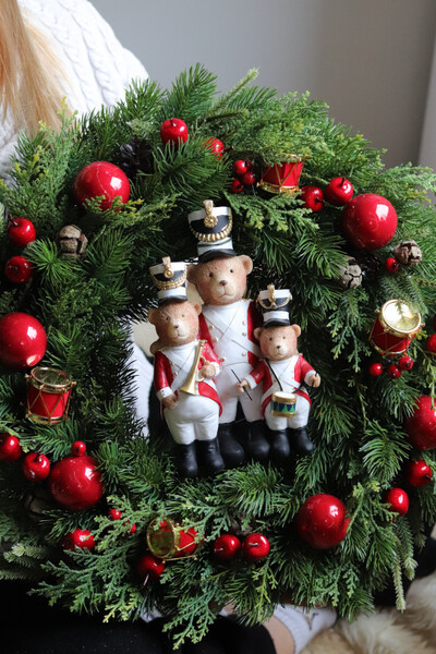 Orkiestra Misiów, świąteczny wianek na drzwi