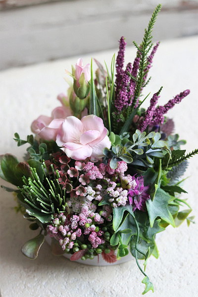 Hedista Mini, urocza kompozycja kwiatowa, wym.18x18cm 