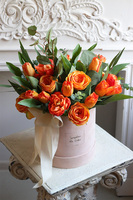 Orange Decor, flowerbox welurowy z pomarańczowymi kwiatami