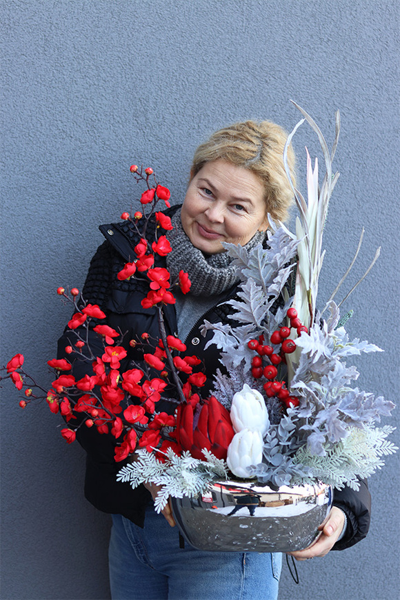Berenika Red Glamour, kompozycja kwiatowa w naczyniu	