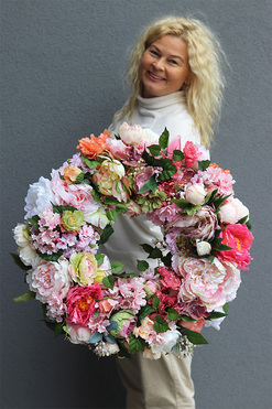 Kwiatowe Tornado Pink, duży wianek dekoracyjny, śr.56cm 