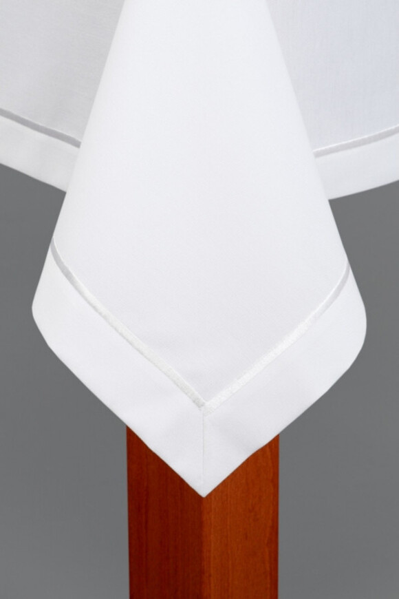 Sara, obrus biały gładki z lamówką