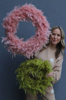 Fluffy Spring, wielkanocny wianek z piórami, różowy