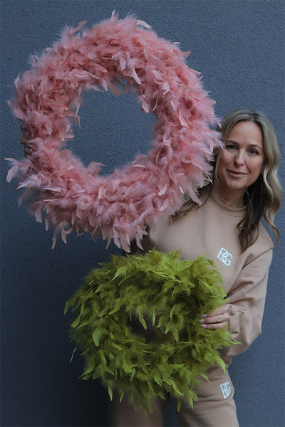 Fluffy Spring, wielkanocny wianek z piórami, różowy