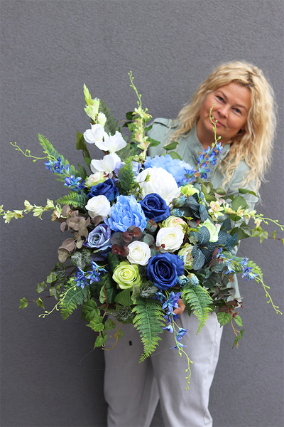 Bluesi, wiązanka nagrobna w misie