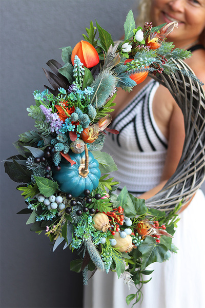 Dom na Wzgórzu, jesienny wianek asymetryczny