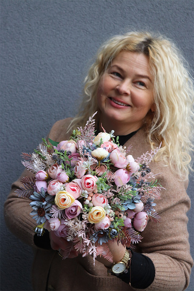 Momena, zestaw dekoracji kwiatowych, wianek + kompozycja