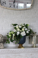 Bluenolli, kompozycja kwiatowa w pucharze, wys.44cm